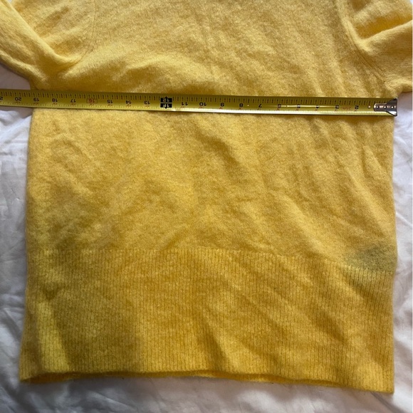 H&M Women’s Yellow Sweater Acrylic Alpaca Wool Crewneck Pullover Medium - Picture 10 of 12
